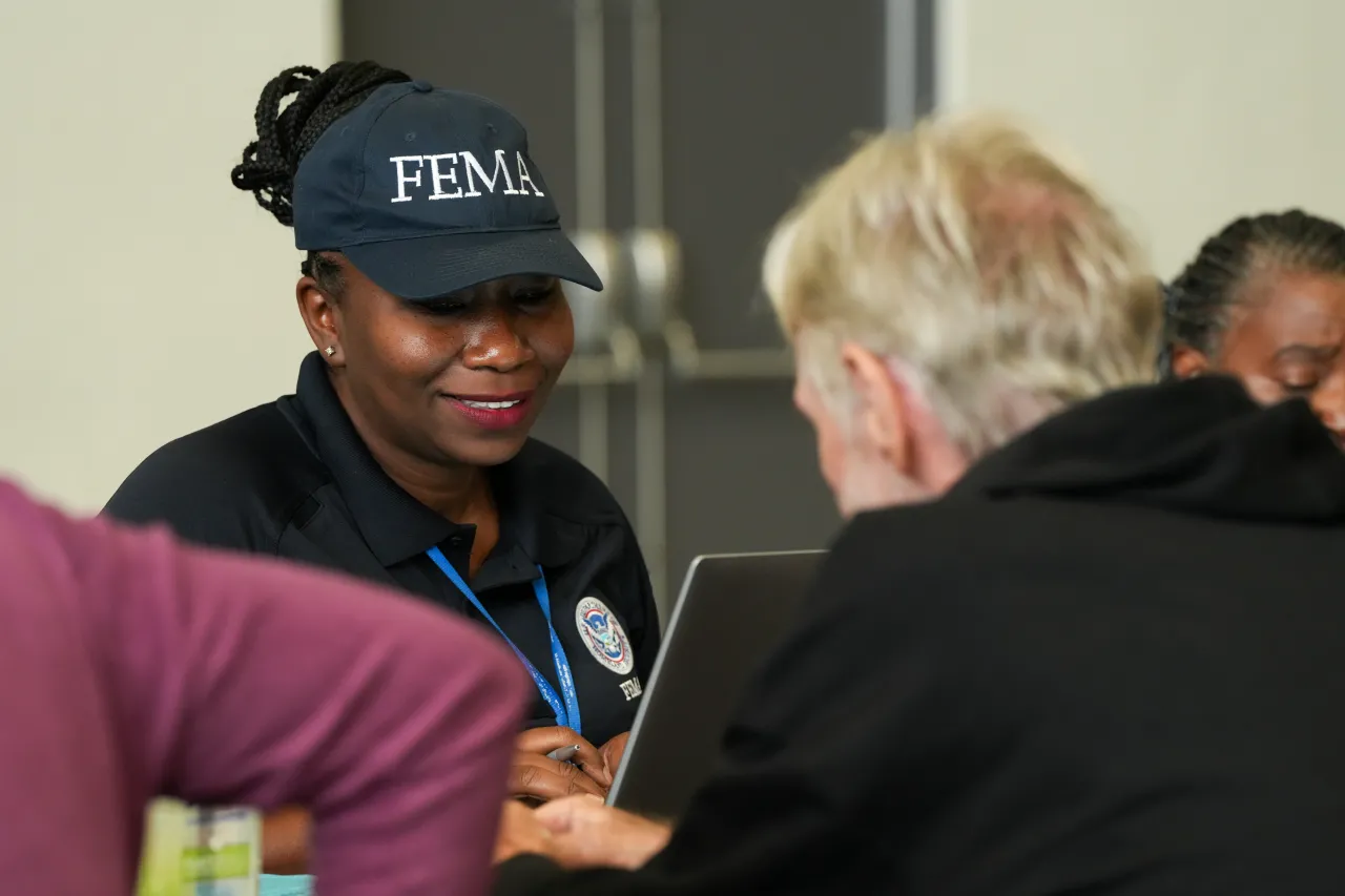 Image: Disaster Recovery Center in Sarasota, Florida (003)