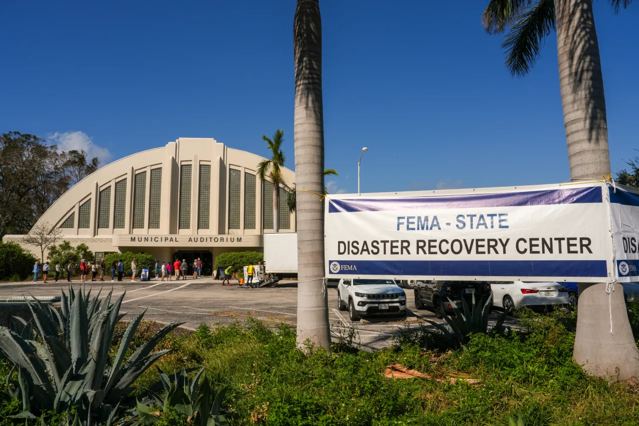 Image: Disaster Recovery Center in Sarasota, Florida (005)