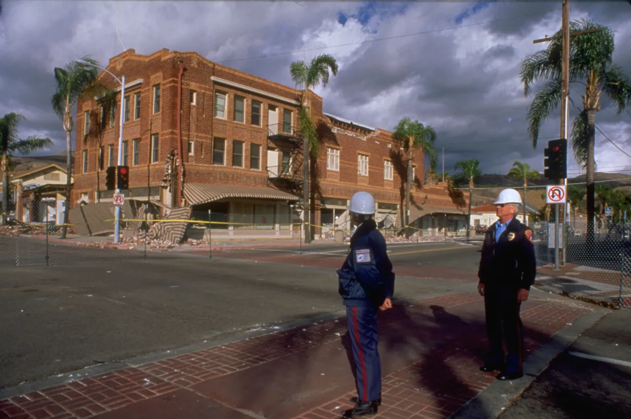 Image: Northridge Earthquake - Buildings, cars and personal property were all destroyed