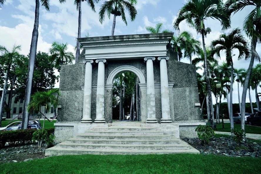 El Portico
