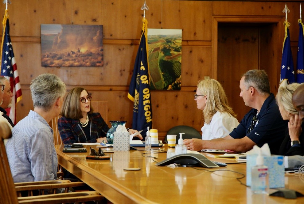 FEMA Administrator Criswell meets with Oregon Governor Kate Brown, Oregon Emergency Management Director Andrew Phelps and acting U.S. Fire Administrator Tonya Hoover for a discussion on the state’s wildfire preparedness efforts.