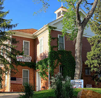 The Lyons Redstone Museum was damaged in the 2013 floods, but was later restored. Originally the schoolhouse in Lyons, the museum now preserves the town’s heritage through exhibits, photographs, and genealogy records. 