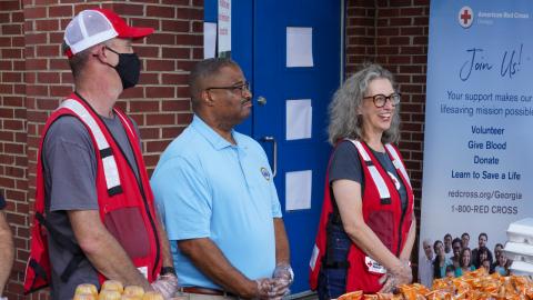 Caption: <p>Augusta, Ga. - (Oct. 3, 2024) - Vice President Harris along with Georgia Senator Jon Ossoff, Augusta Mayor Garnett Johnson, and FEMA Deputy Administrator Eric Hooks help distribute food and supplies to Hurricane Helene survivors in Augusta, Georgia.</p>